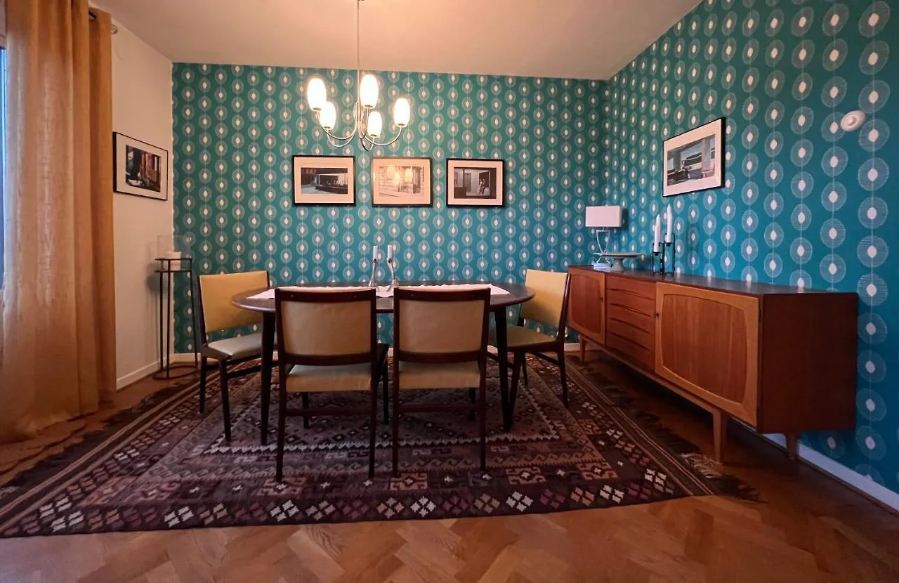 The Yellow Townhouse غوتنبرغ السويد