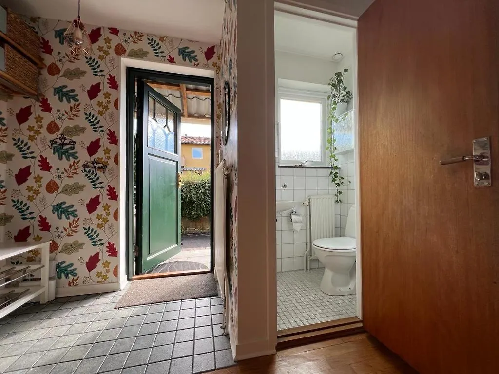 The Yellow Townhouse غوتنبرغ 0*,  السويد